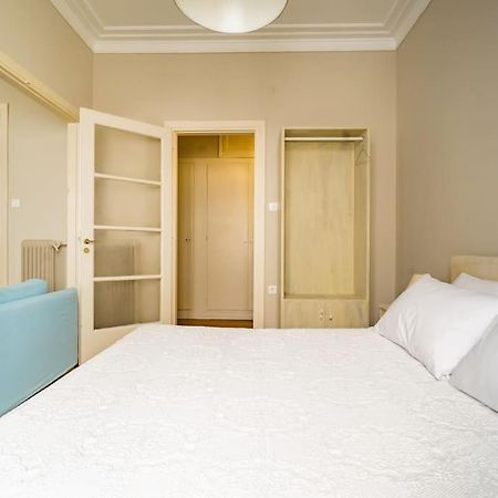 Emporikon Apartment Steps From Historic Center Athena Bagian luar foto