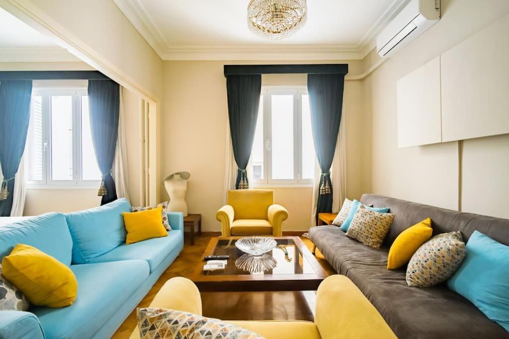 Emporikon Apartment Steps From Historic Center Athena Bagian luar foto